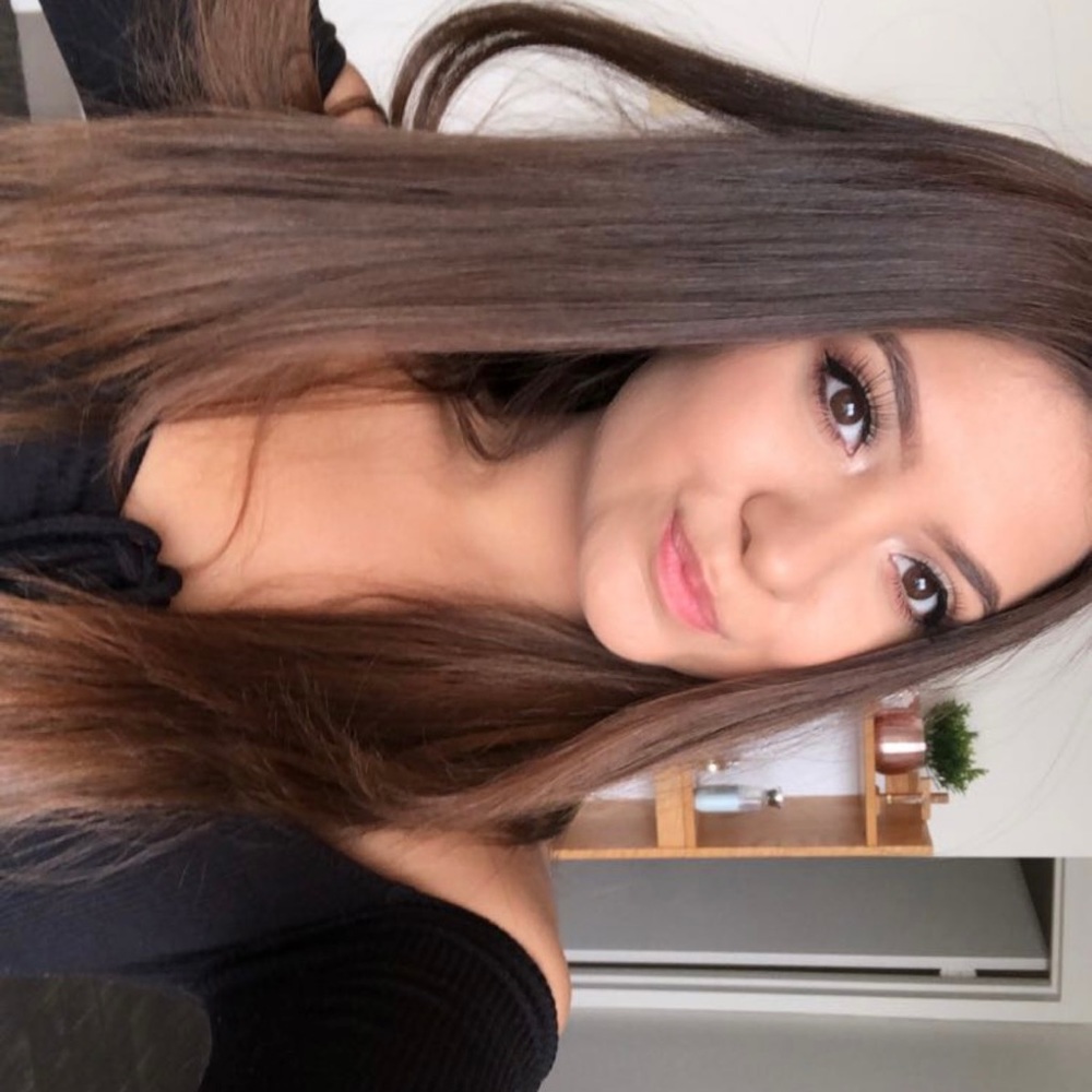 Meet your Posher, Alma